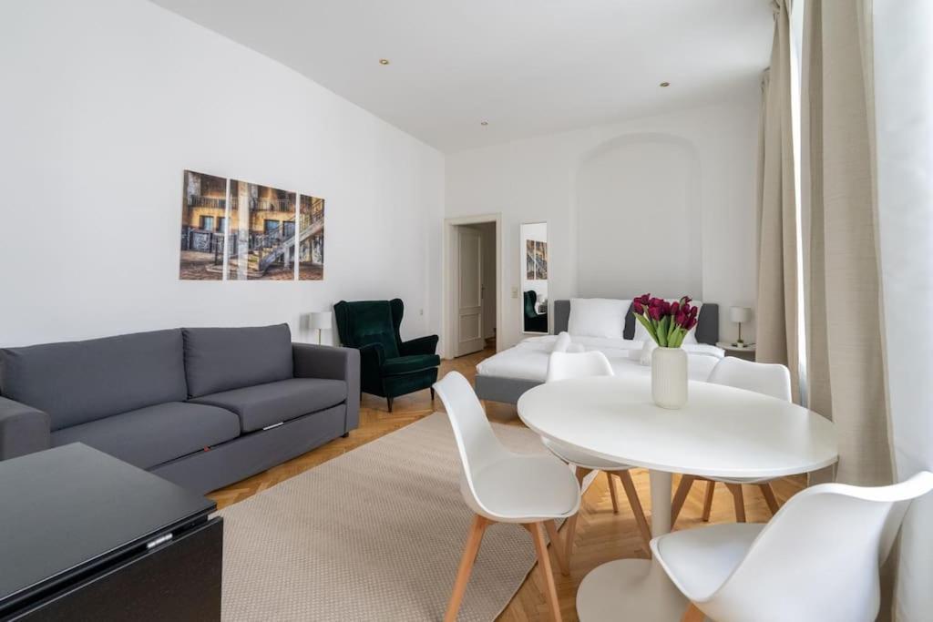Historic Heart Apartment Wina Bagian luar foto