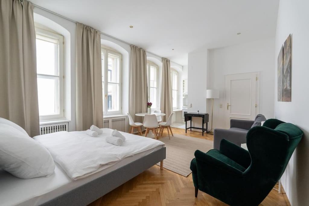 Historic Heart Apartment Wina Bagian luar foto