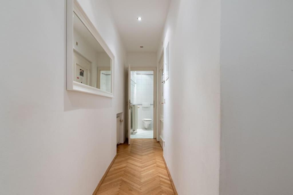 Historic Heart Apartment Wina Bagian luar foto
