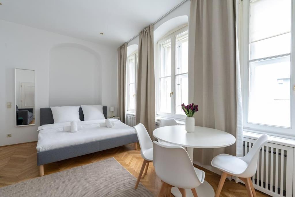 Historic Heart Apartment Wina Bagian luar foto